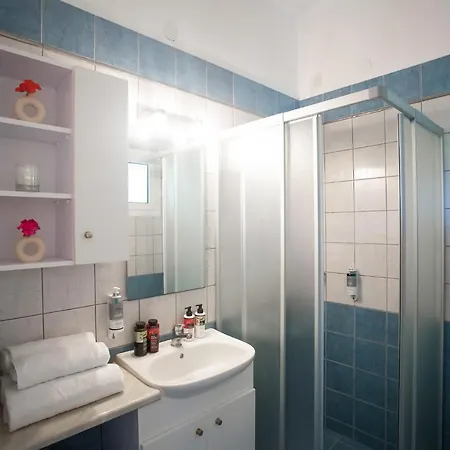 Aperanto Seaview Apartments Apartamento Mesongí