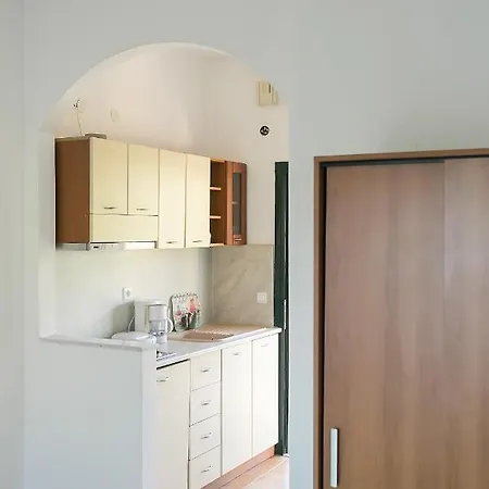 Aperanto Seaview Apartments Apartment Mesongi
