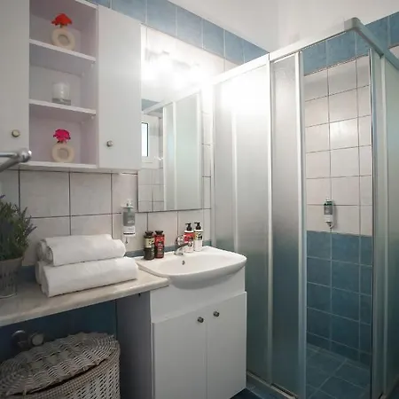 Aperanto Seaview Apartments